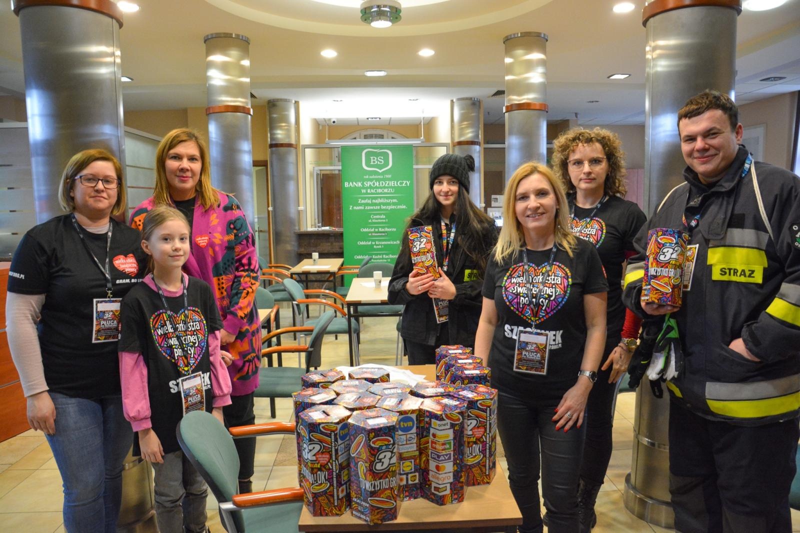 Zdjęcie w galerii na portalu naszraciborz.pl: Orkiestra gra i gotuje na raciborskim Rynku [FOTO i WIDEO] wiadomości z regionu