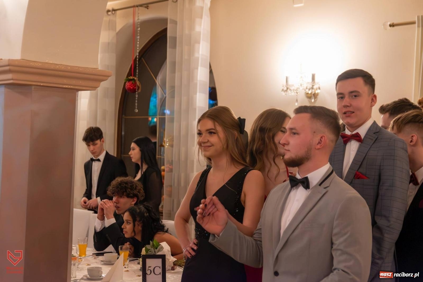 Zdjęcie w galerii na portalu naszraciborz.pl: Ach! Cóż to był za BAL! Ekonomik raz jeszcze wiadomości z regionu