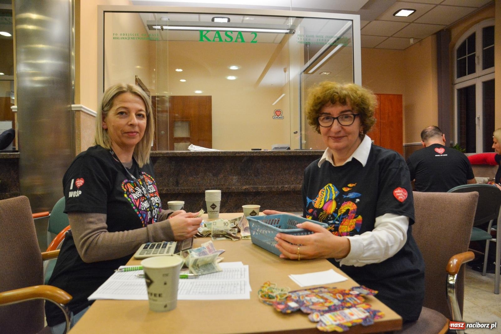 Zdjęcie w galerii na portalu naszraciborz.pl: Bank Spółdzielczy w Raciborzu dziewiętnasty raz gra z Orkiestrą wiadomości z regionu