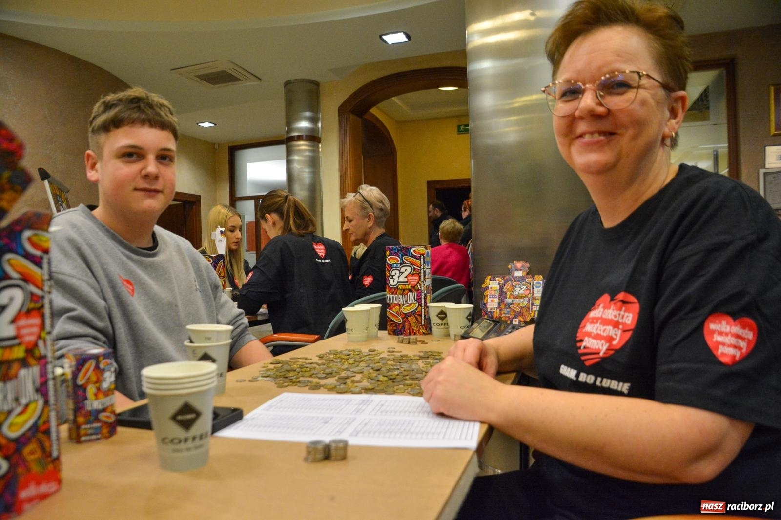 Zdjęcie w galerii na portalu naszraciborz.pl: Bank Spółdzielczy w Raciborzu dziewiętnasty raz gra z Orkiestrą wiadomości z regionu