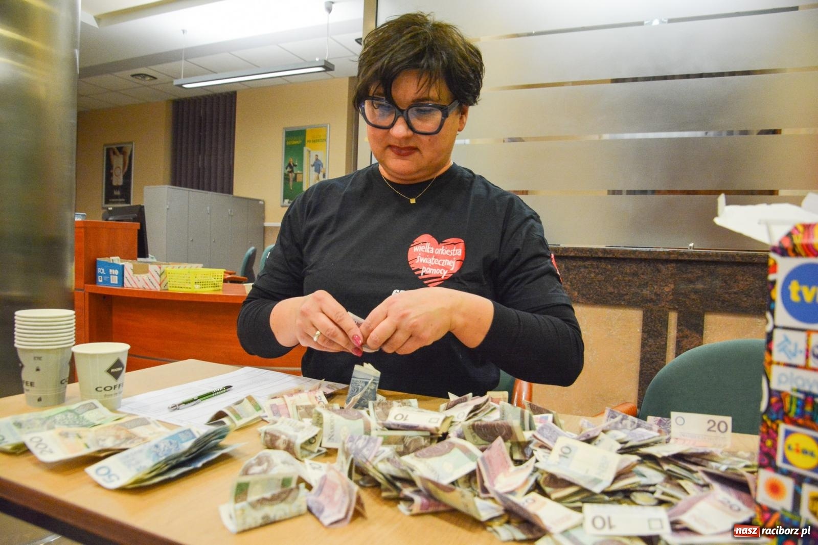 Zdjęcie w galerii na portalu naszraciborz.pl: Bank Spółdzielczy w Raciborzu dziewiętnasty raz gra z Orkiestrą wiadomości z regionu