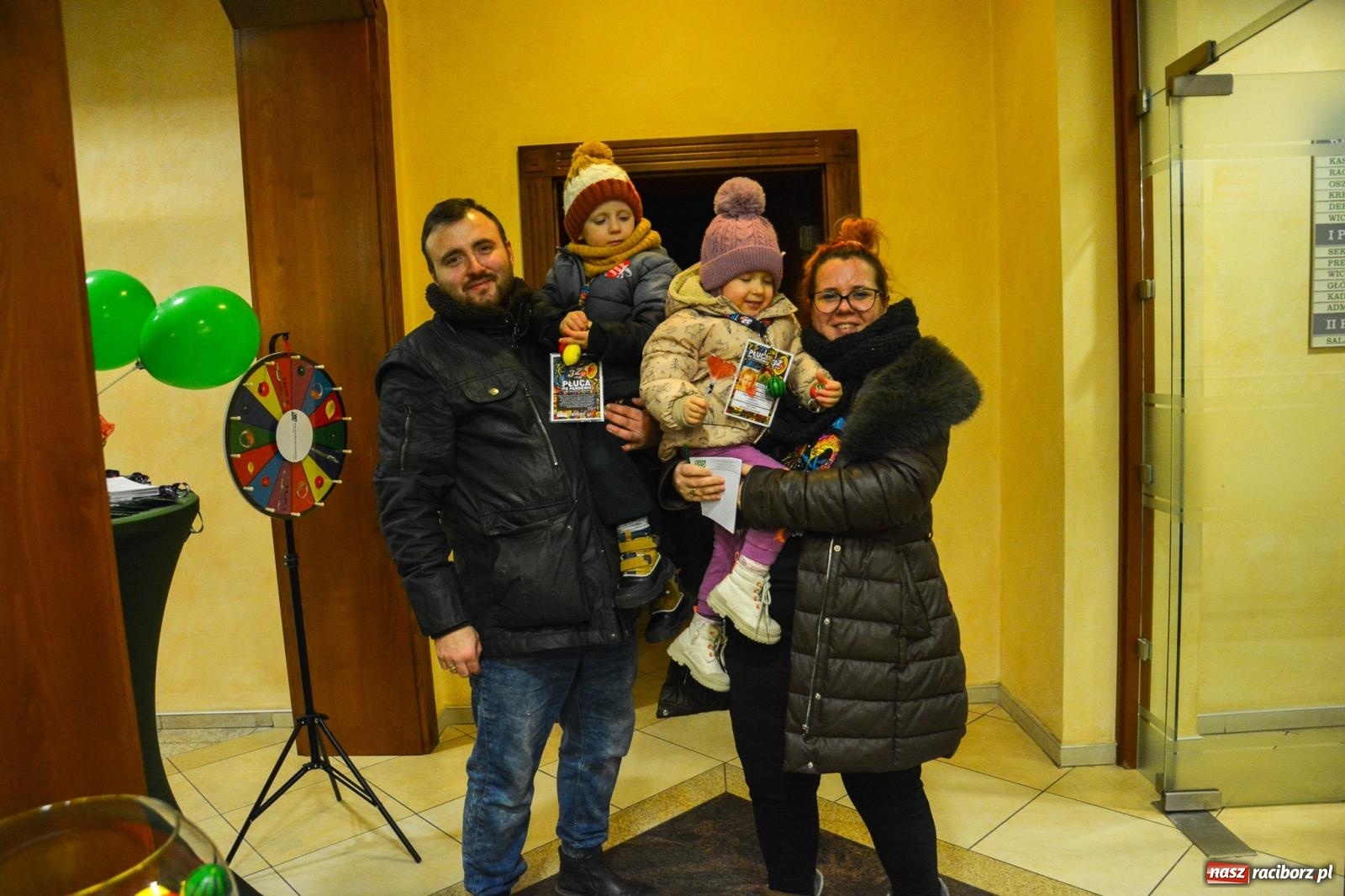 Zdjęcie w galerii na portalu naszraciborz.pl: Bank Spółdzielczy w Raciborzu dziewiętnasty raz gra z Orkiestrą wiadomości z regionu