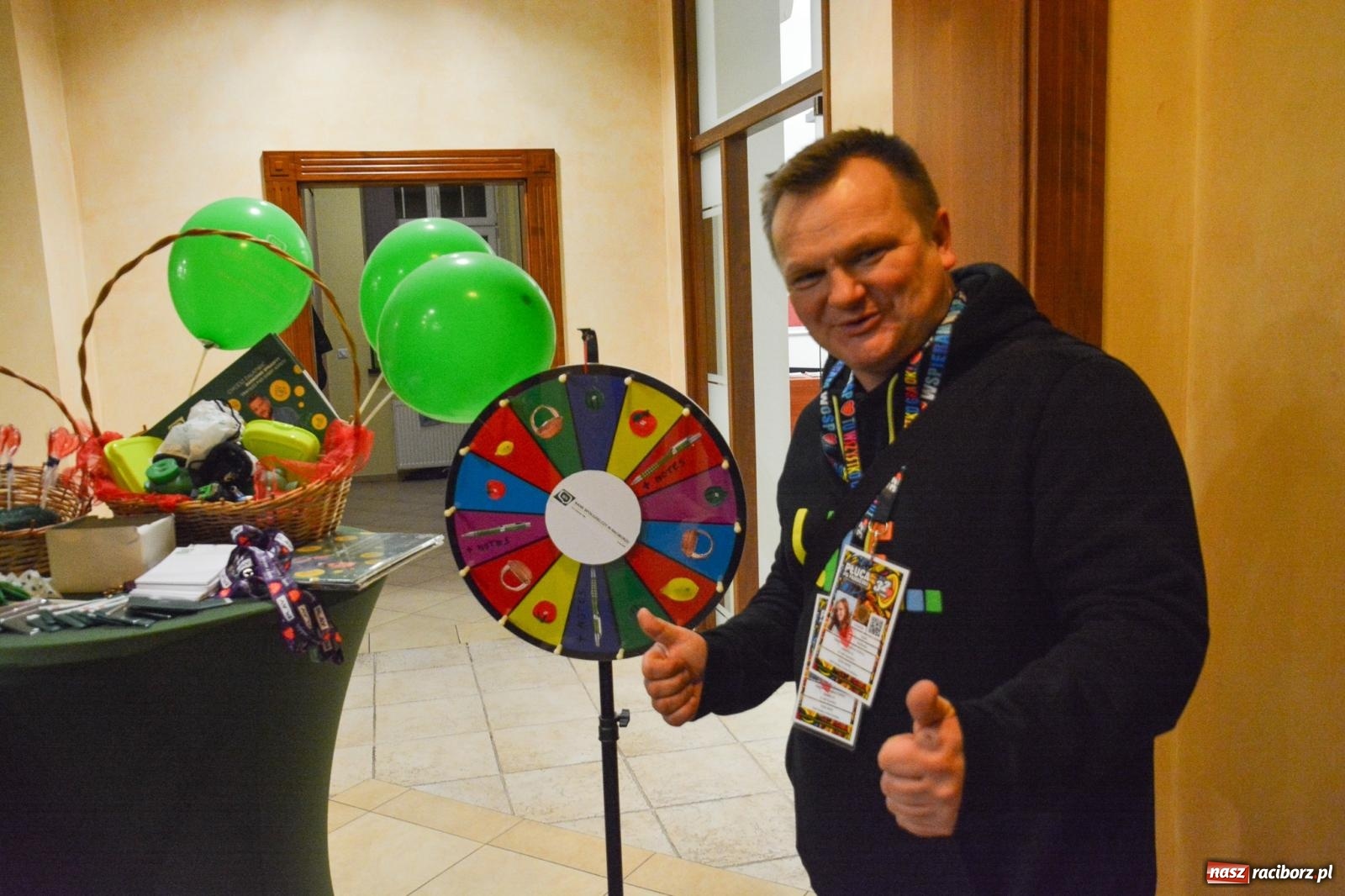 Zdjęcie w galerii na portalu naszraciborz.pl: Bank Spółdzielczy w Raciborzu dziewiętnasty raz gra z Orkiestrą wiadomości z regionu