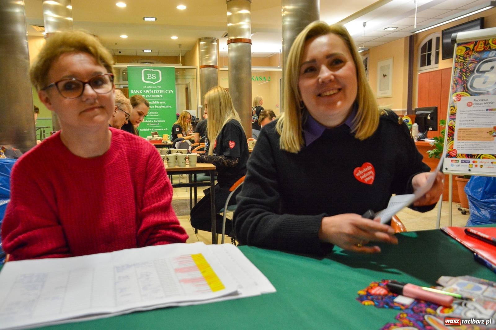 Zdjęcie w galerii na portalu naszraciborz.pl: Bank Spółdzielczy w Raciborzu dziewiętnasty raz gra z Orkiestrą wiadomości z regionu