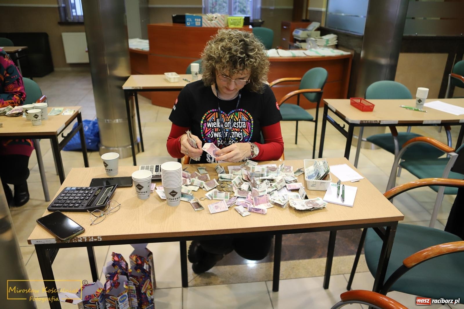 Zdjęcie w galerii na portalu naszraciborz.pl: Bank Spółdzielczy w Raciborzu dziewiętnasty raz gra z Orkiestrą wiadomości z regionu