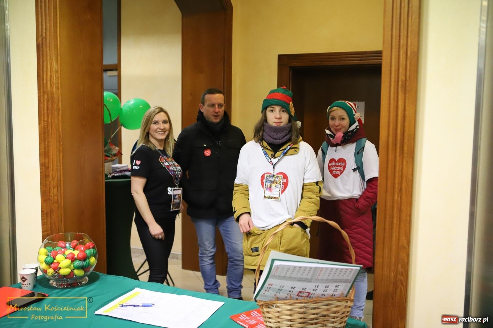 Zdjęcie w galerii na portalu naszraciborz.pl: Bank Spółdzielczy w Raciborzu dziewiętnasty raz gra z Orkiestrą wiadomości z regionu