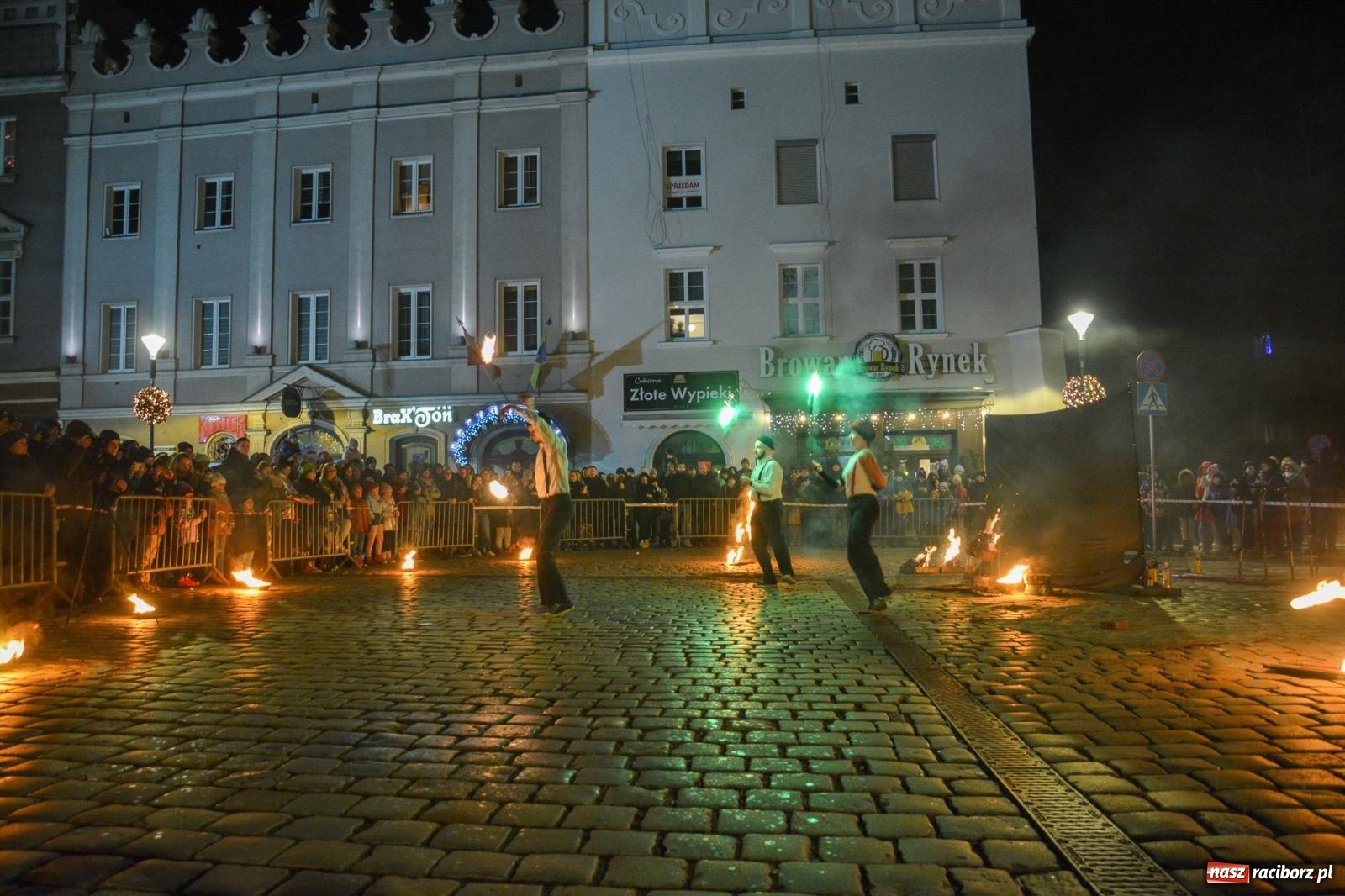 Zdjęcie w galerii na portalu naszraciborz.pl: Światełko do nieba z Teatrem Ognia Enigma [FOTO i WIDEO] wiadomości z regionu