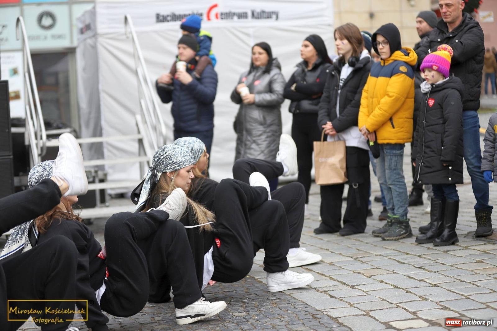 Zdjęcie w galerii na portalu naszraciborz.pl: Hip-hop i Skaza. Orkiestrowe taneczne show [FOTO i WIDEO] wiadomości z regionu
