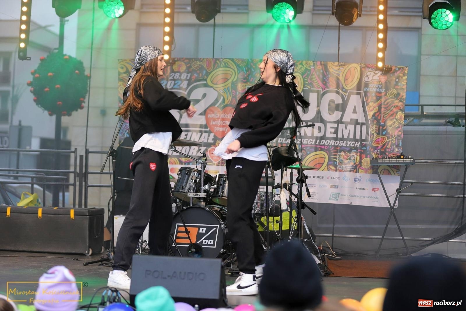 Zdjęcie w galerii na portalu naszraciborz.pl: Hip-hop i Skaza. Orkiestrowe taneczne show [FOTO i WIDEO] wiadomości z regionu