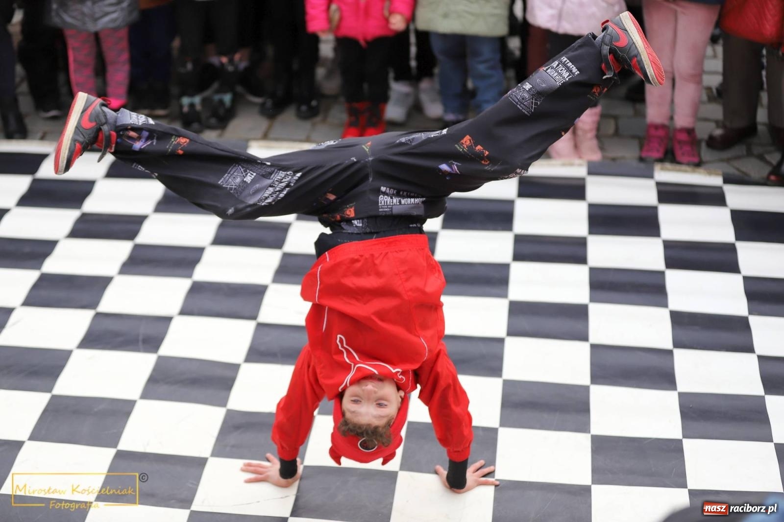 Zdjęcie w galerii na portalu naszraciborz.pl: Hip-hop i Skaza. Orkiestrowe taneczne show [FOTO i WIDEO] wiadomości z regionu