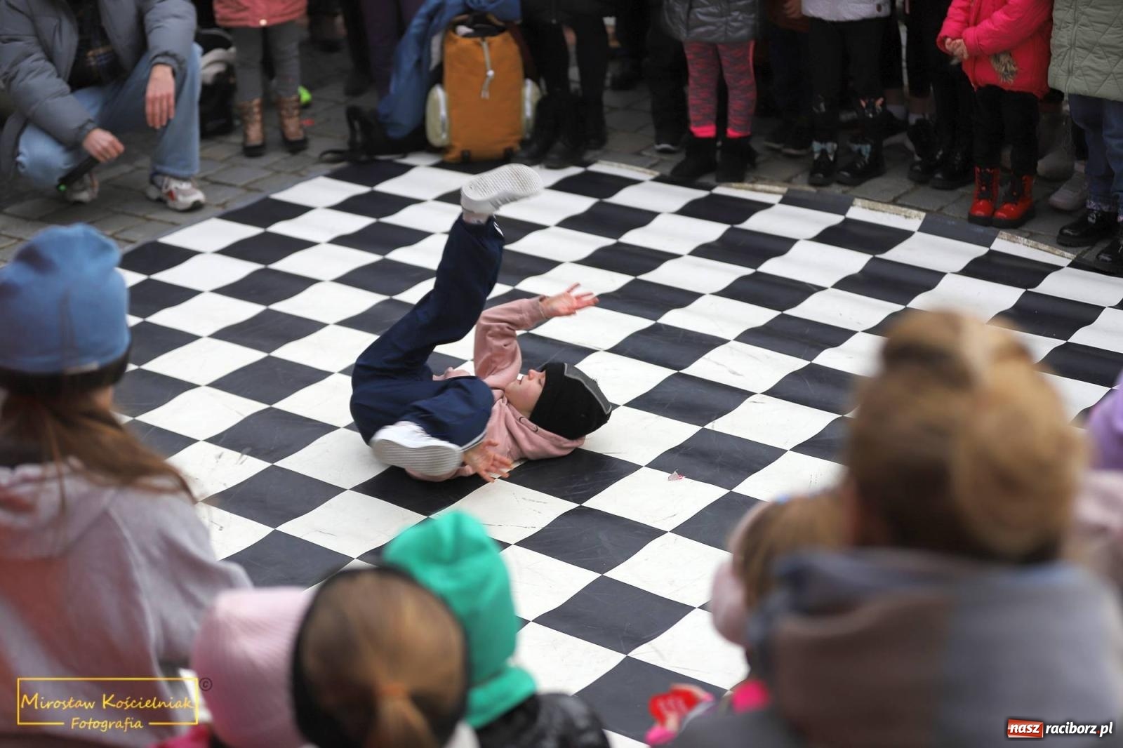 Zdjęcie w galerii na portalu naszraciborz.pl: Hip-hop i Skaza. Orkiestrowe taneczne show [FOTO i WIDEO] wiadomości z regionu