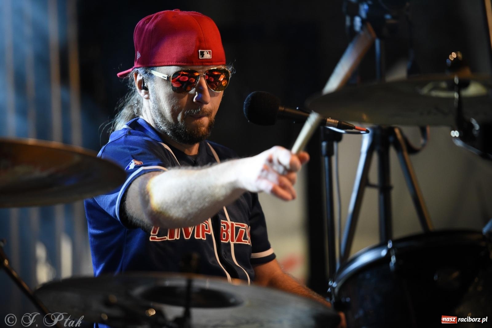 Zdjęcie w galerii na portalu naszraciborz.pl: Pogoria i Trzy Promile. Muzycznie na 32. Finale WOŚP w Raciborzu wiadomości z regionu