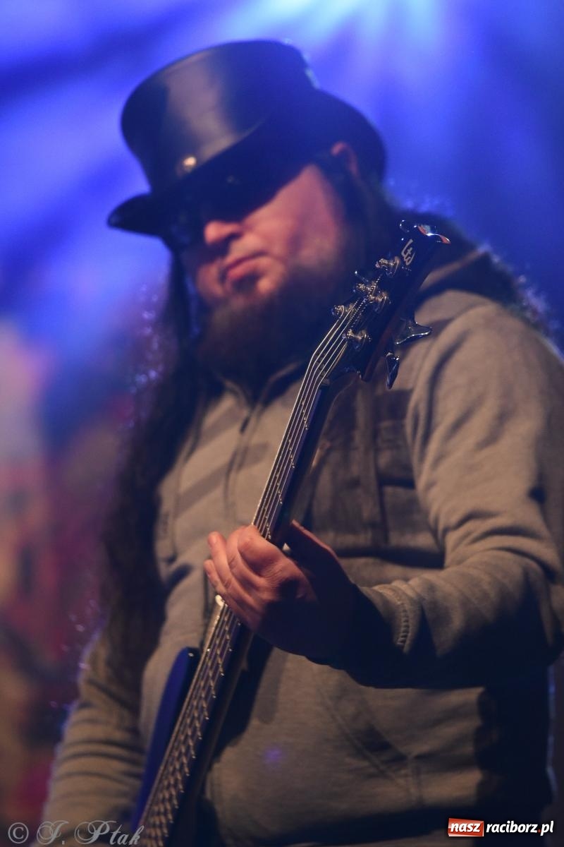 Zdjęcie w galerii na portalu naszraciborz.pl: Pogoria i Trzy Promile. Muzycznie na 32. Finale WOŚP w Raciborzu wiadomości z regionu