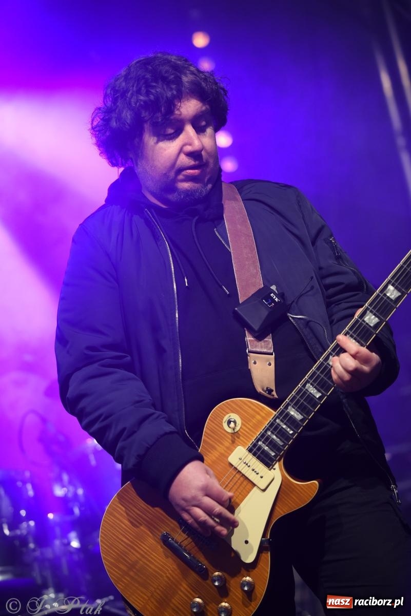 Zdjęcie w galerii na portalu naszraciborz.pl: Pogoria i Trzy Promile. Muzycznie na 32. Finale WOŚP w Raciborzu wiadomości z regionu