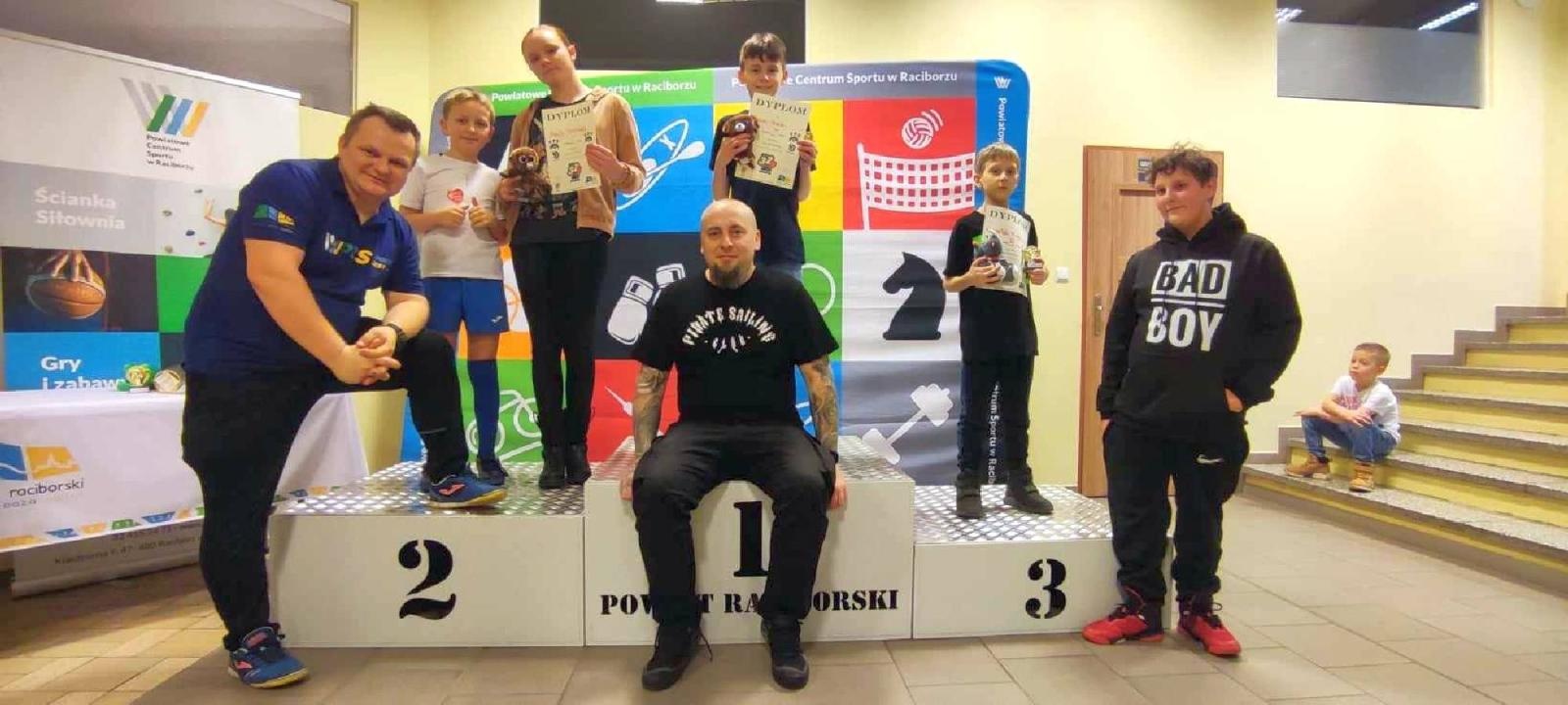 Zdjęcie w galerii na portalu naszraciborz.pl: Liga Steel Darta wpisała się w finał WOŚP wiadomości z regionu