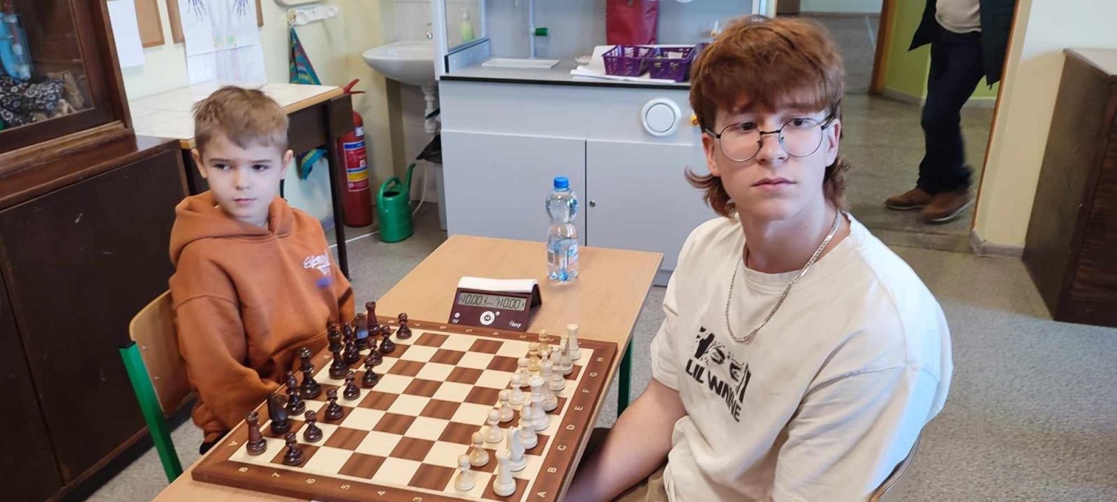 Zdjęcie w galerii na portalu naszraciborz.pl: Szachowe zmagania w Tworkowie wiadomości z regionu