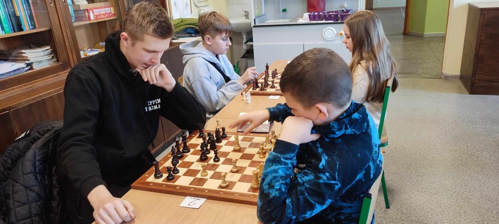 Zdjęcie w galerii na portalu naszraciborz.pl: Szachowe zmagania w Tworkowie wiadomości z regionu