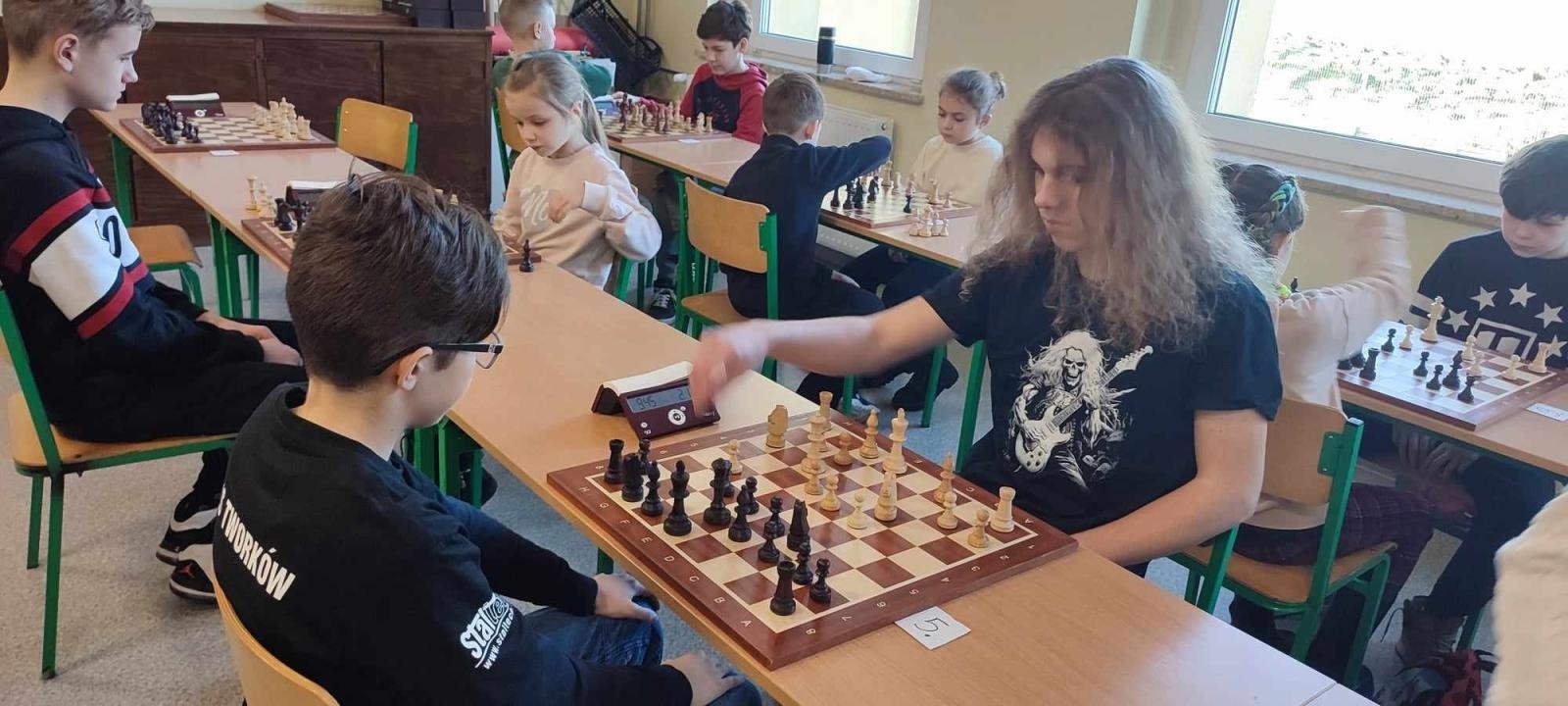 Zdjęcie w galerii na portalu naszraciborz.pl: Szachowe zmagania w Tworkowie wiadomości z regionu