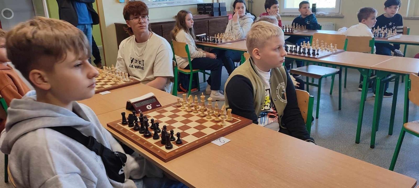 Zdjęcie w galerii na portalu naszraciborz.pl: Szachowe zmagania w Tworkowie wiadomości z regionu