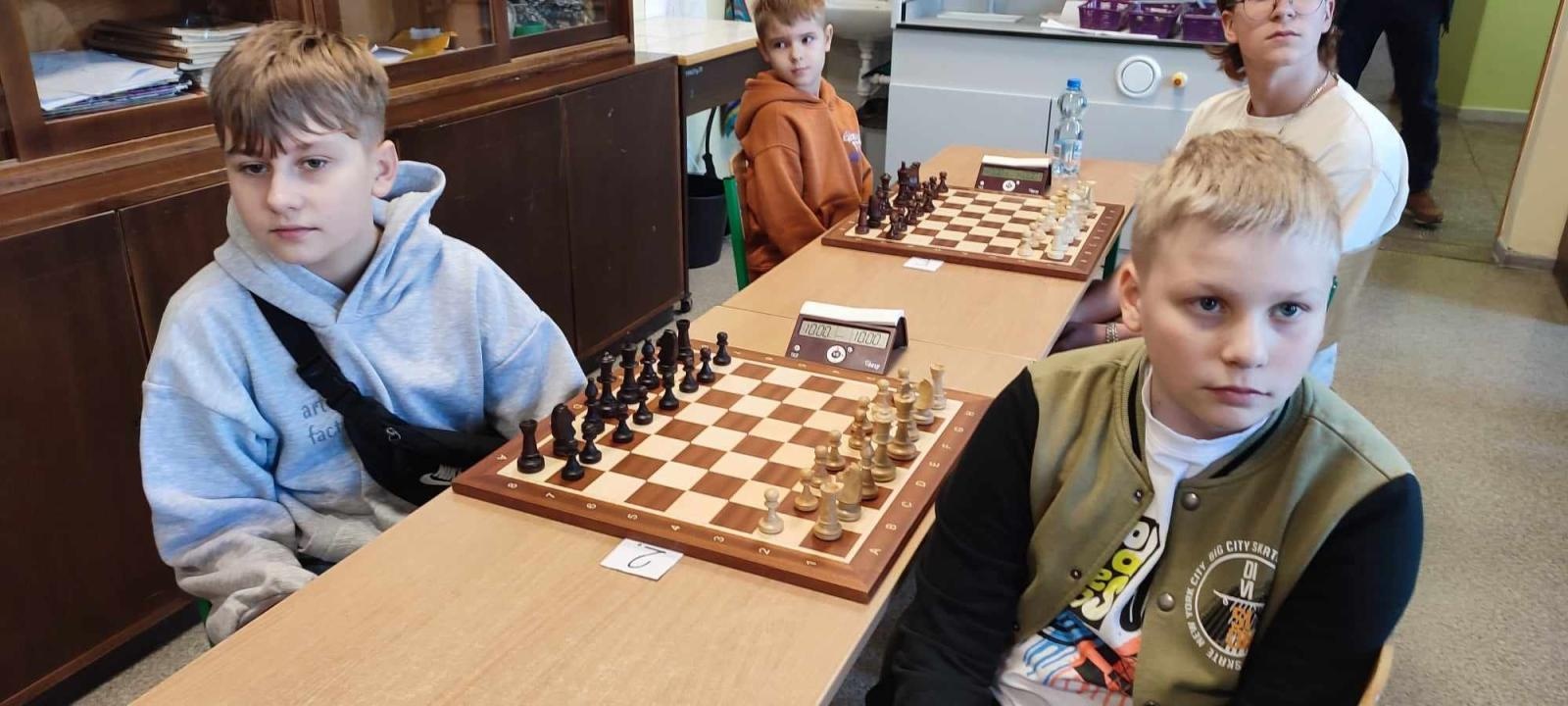 Zdjęcie w galerii na portalu naszraciborz.pl: Szachowe zmagania w Tworkowie wiadomości z regionu