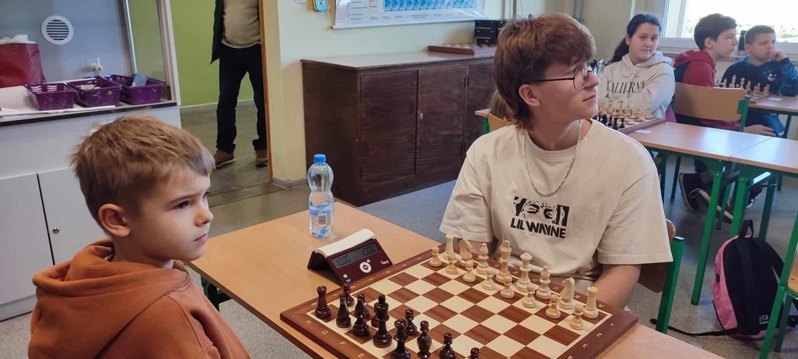 Zdjęcie w galerii na portalu naszraciborz.pl: Szachowe zmagania w Tworkowie wiadomości z regionu