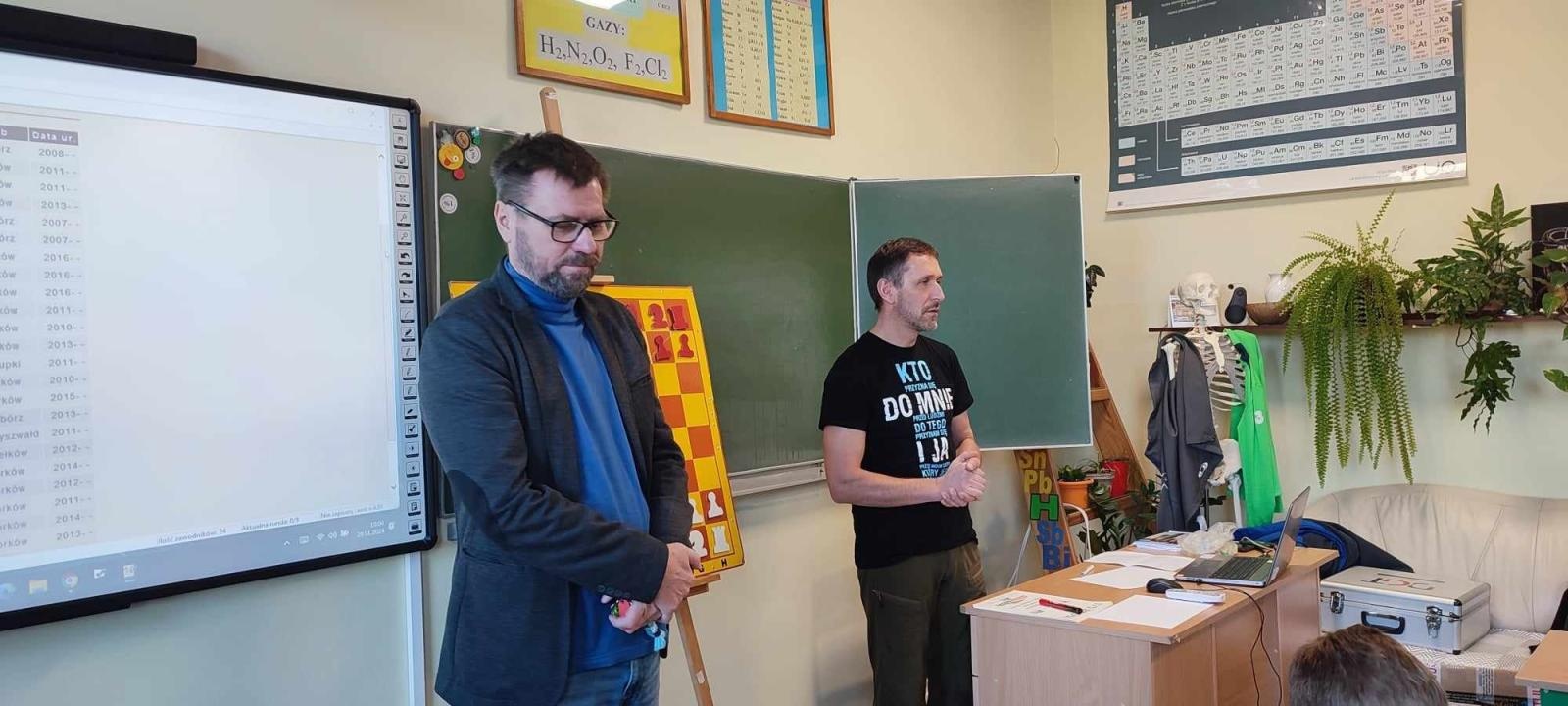 Zdjęcie w galerii na portalu naszraciborz.pl: Szachowe zmagania w Tworkowie wiadomości z regionu