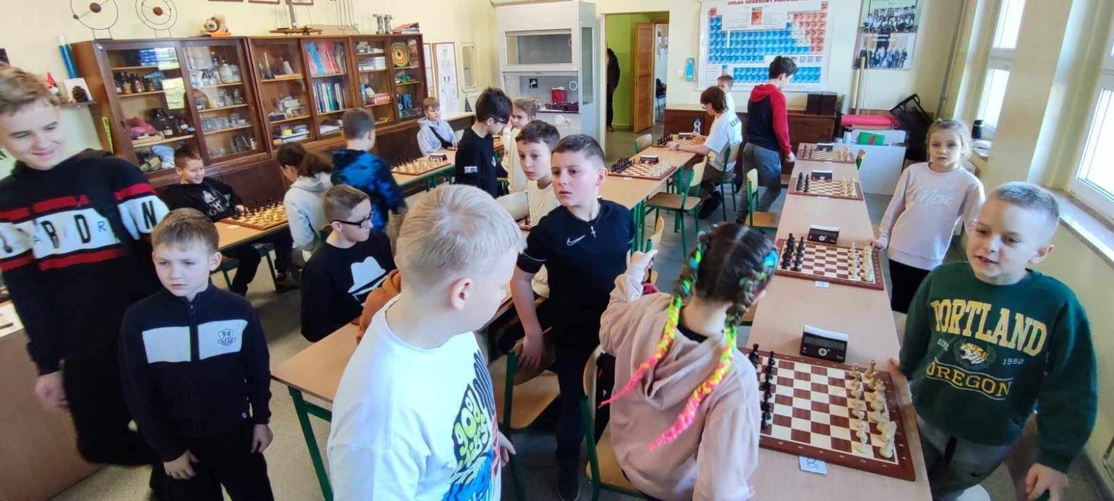 Zdjęcie w galerii na portalu naszraciborz.pl: Szachowe zmagania w Tworkowie wiadomości z regionu