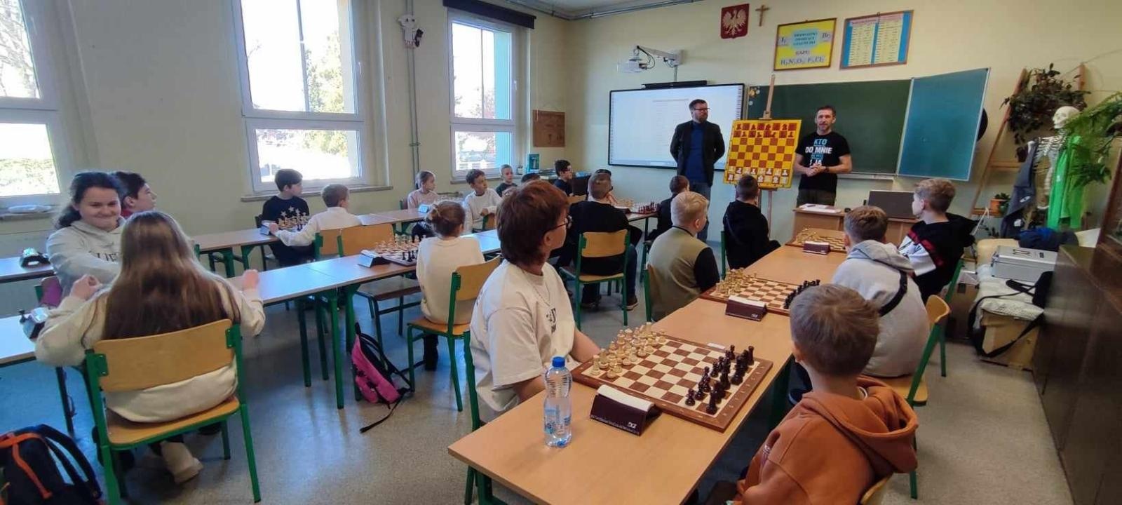 Zdjęcie w galerii na portalu naszraciborz.pl: Szachowe zmagania w Tworkowie wiadomości z regionu