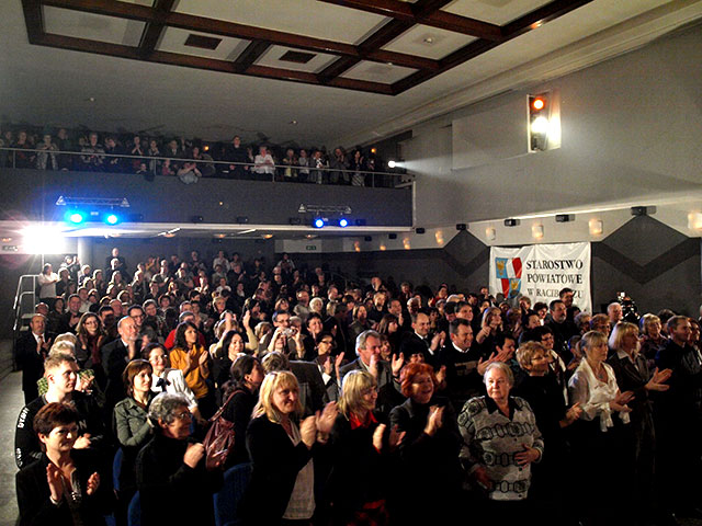 Zdjęcie w galerii na portalu naszraciborz.pl: Gwiazdka serc - udany show w Strzesze wiadomości z regionu