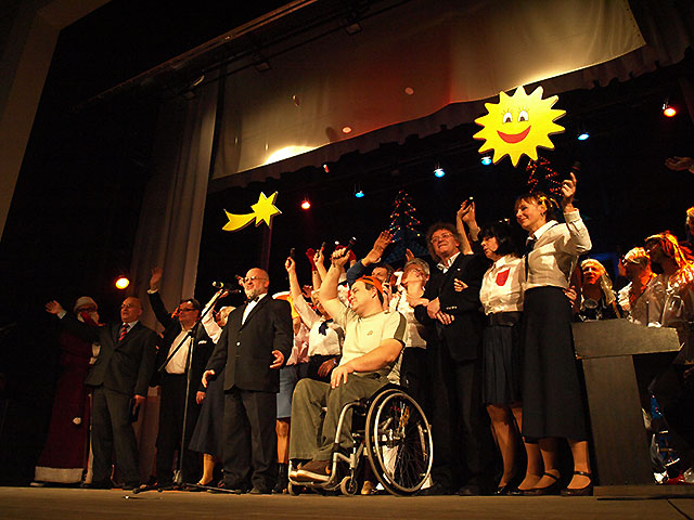 Zdjęcie w galerii na portalu naszraciborz.pl: Gwiazdka serc - udany show w Strzesze wiadomości z regionu