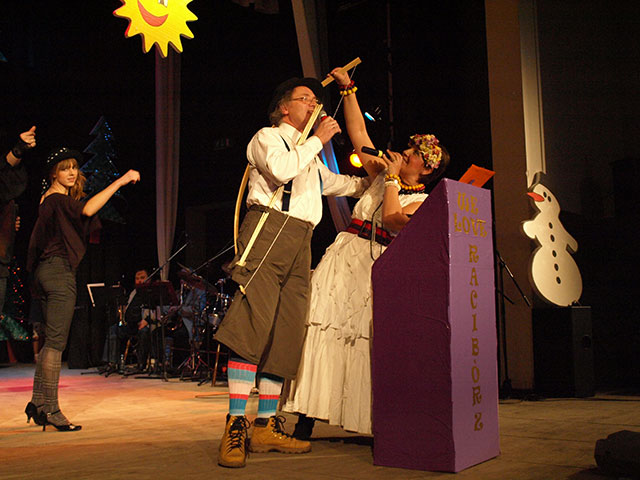 Zdjęcie w galerii na portalu naszraciborz.pl: Gwiazdka serc - udany show w Strzesze wiadomości z regionu