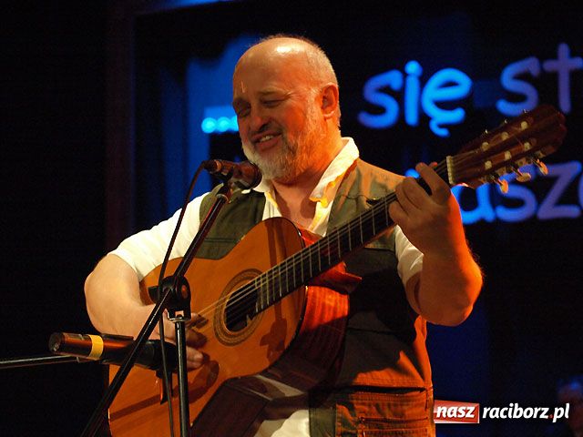 Zdjęcie w galerii na portalu naszraciborz.pl: Gwiazdka serc - udany show w Strzesze wiadomości z regionu