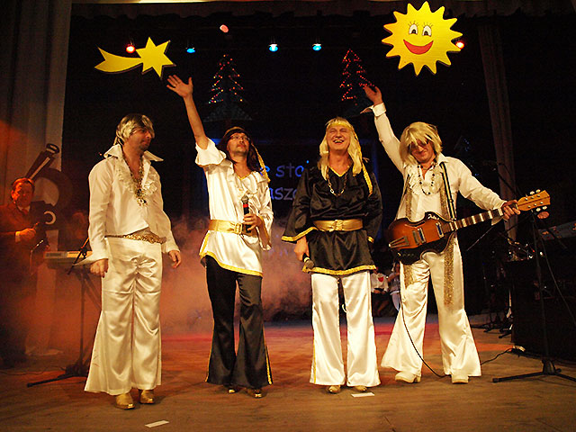 Zdjęcie w galerii na portalu naszraciborz.pl: Gwiazdka serc - udany show w Strzesze wiadomości z regionu