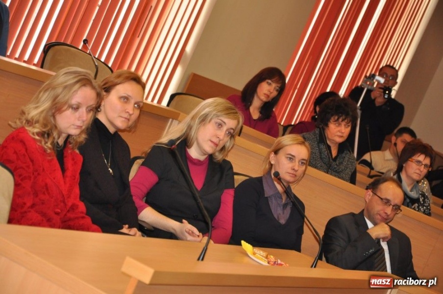 Zdjęcie w galerii na portalu naszraciborz.pl: Sięgnąć po tytuł profesora oświaty... wiadomości z regionu