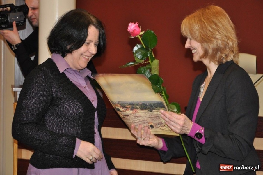 Zdjęcie w galerii na portalu naszraciborz.pl: Sięgnąć po tytuł profesora oświaty... wiadomości z regionu