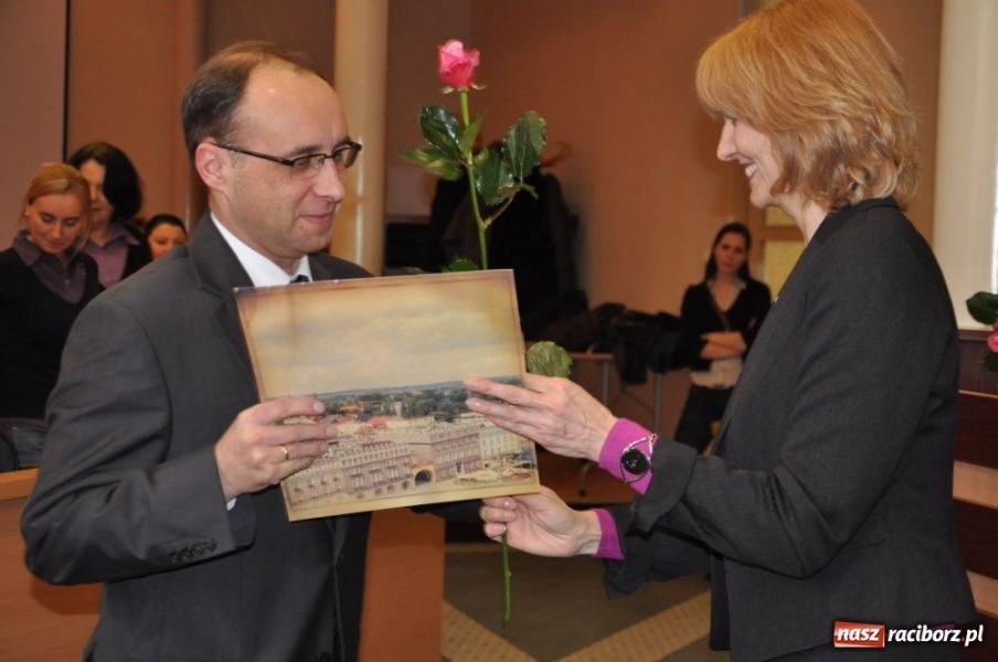 Zdjęcie w galerii na portalu naszraciborz.pl: Sięgnąć po tytuł profesora oświaty... wiadomości z regionu