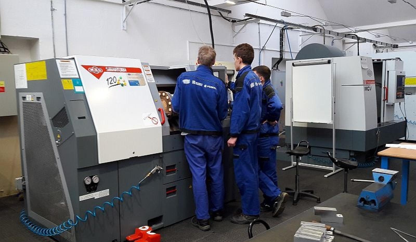 Zdjęcie w galerii na portalu naszraciborz.pl: Ferie z Erasmusem. Uczniowie Mechanika na praktyce zagranicznej wiadomości z regionu