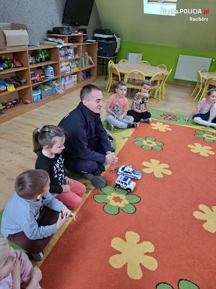 Zdjęcie w galerii na portalu naszraciborz.pl: Przedszkolaki z Samborowic wiedzą jak się bezpiecznie zachować wiadomości z regionu