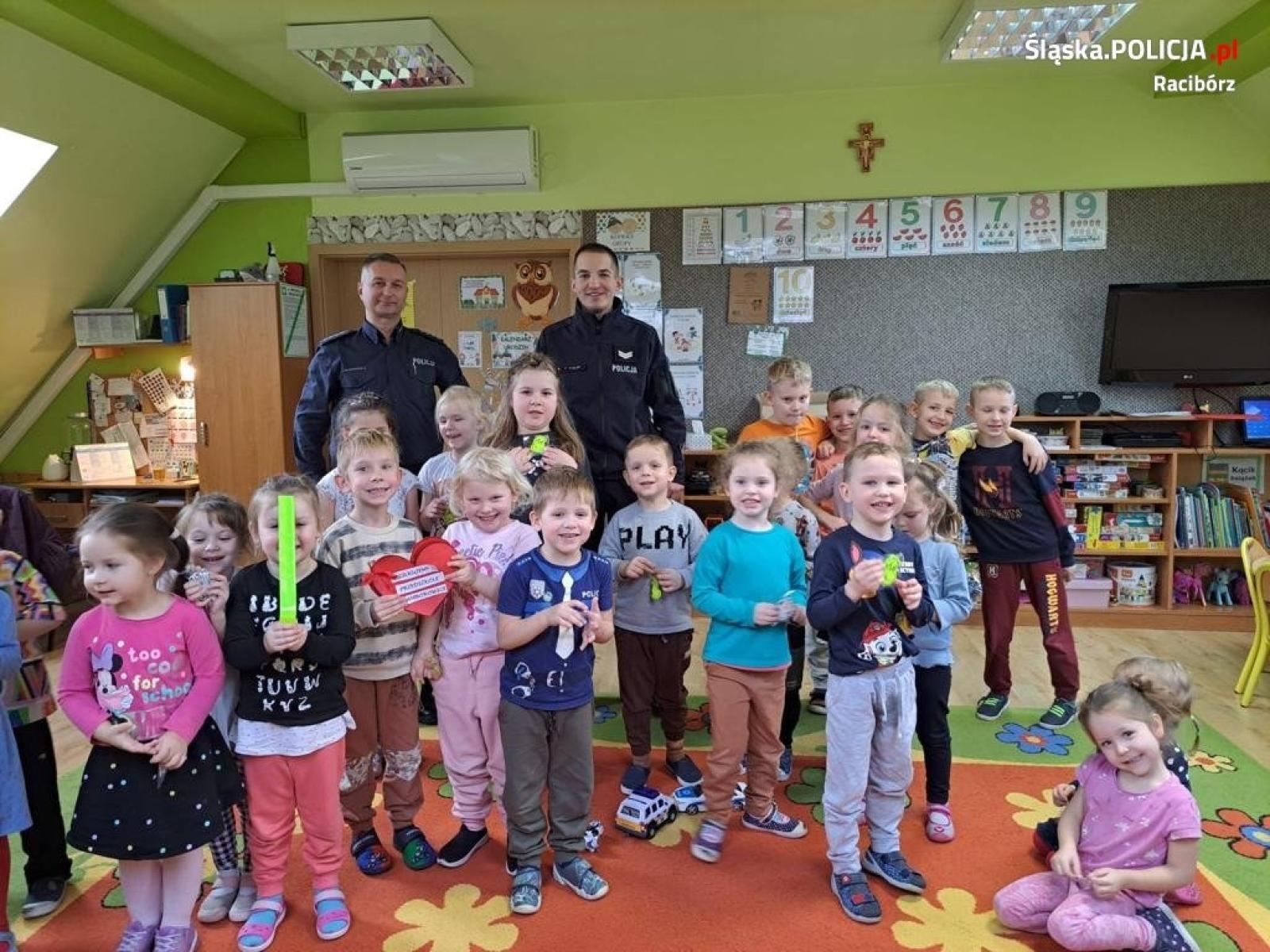 Zdjęcie w galerii na portalu naszraciborz.pl: Przedszkolaki z Samborowic wiedzą jak się bezpiecznie zachować wiadomości z regionu