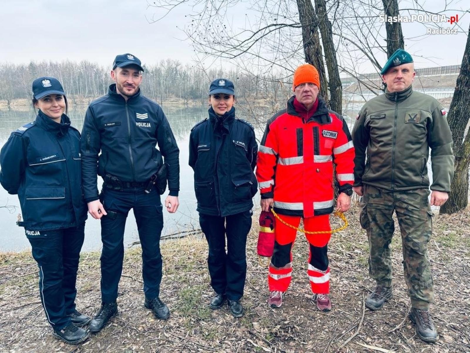 Zdjęcie w galerii na portalu naszraciborz.pl: Policjanci i WOPR kontrolowali zbiorniki wiadomości z regionu