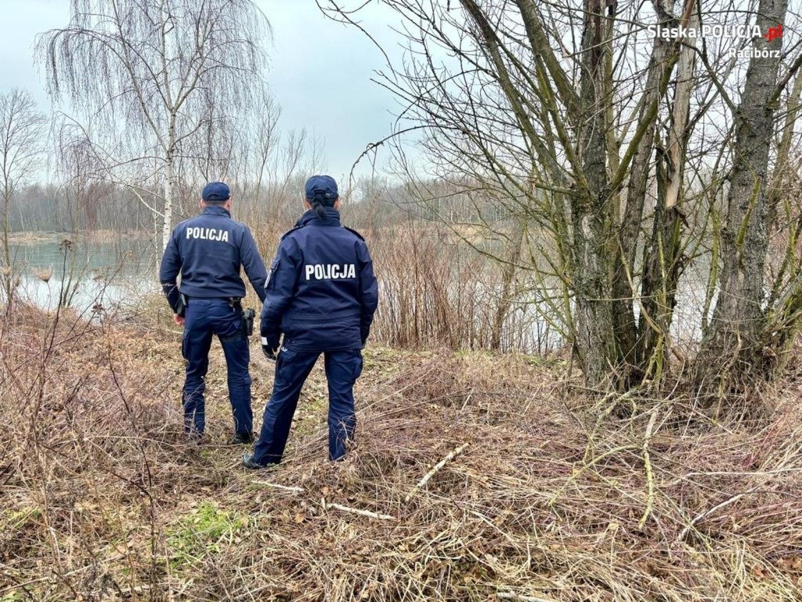 Zdjęcie w galerii na portalu naszraciborz.pl: Policjanci i WOPR kontrolowali zbiorniki wiadomości z regionu