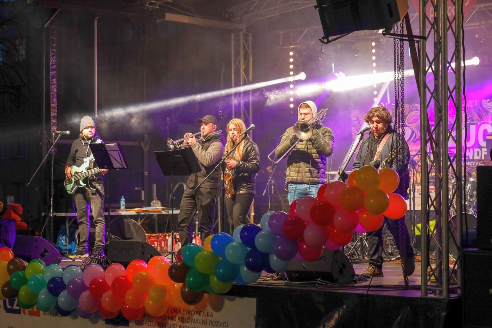 Zdjęcie w galerii na portalu naszraciborz.pl: Ależ to był 32. finał WOŚP w Raciborzu. Podsumowanie wiadomości z regionu