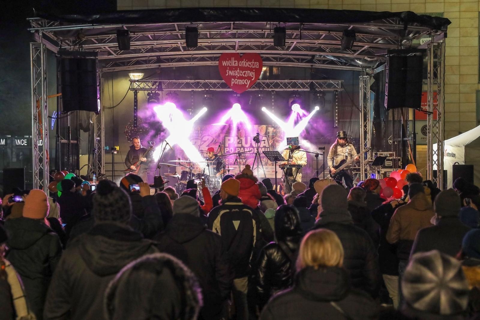 Zdjęcie w galerii na portalu naszraciborz.pl: Ależ to był 32. finał WOŚP w Raciborzu. Podsumowanie wiadomości z regionu