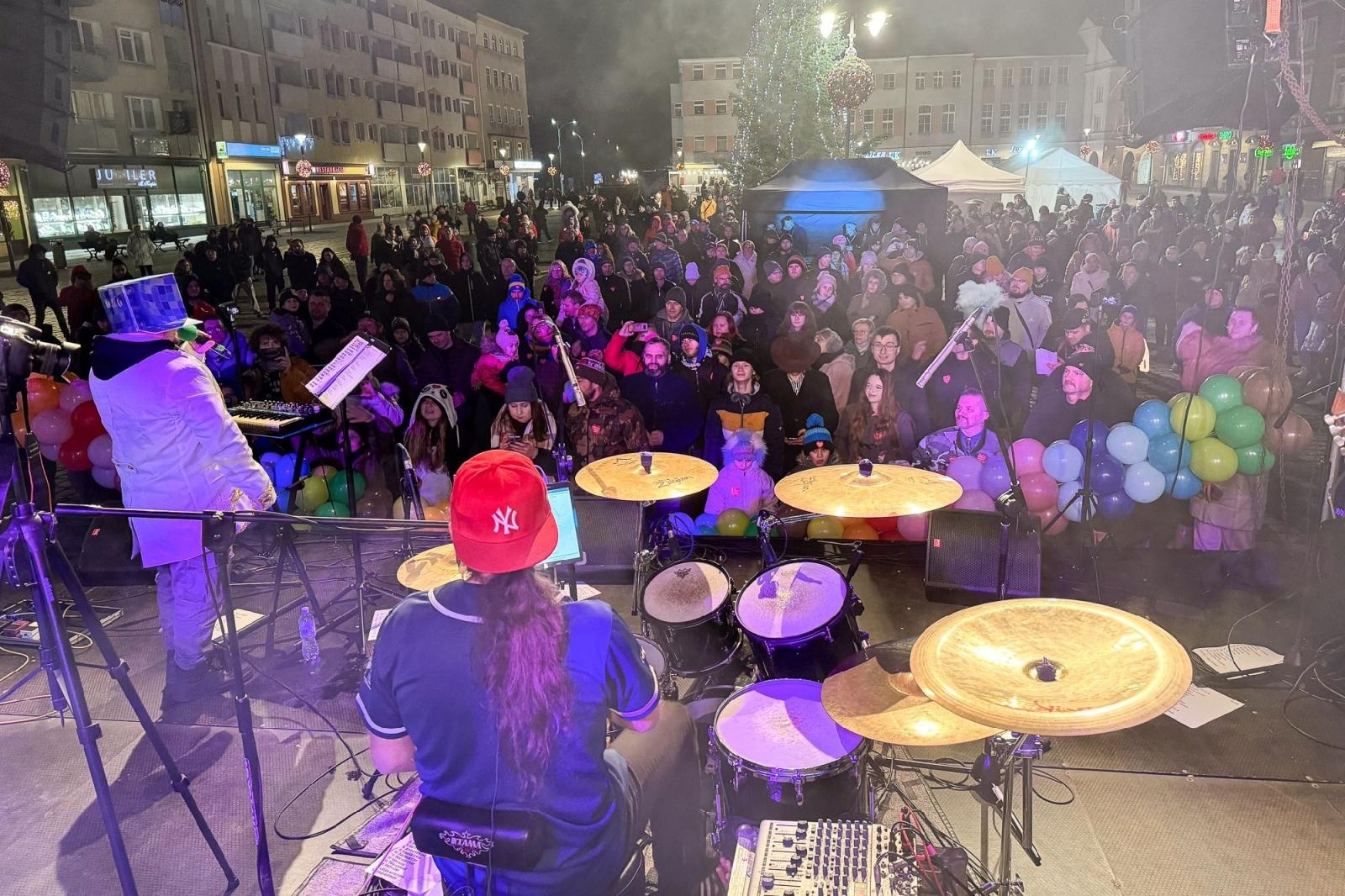 Zdjęcie w galerii na portalu naszraciborz.pl: Ależ to był 32. finał WOŚP w Raciborzu. Podsumowanie wiadomości z regionu