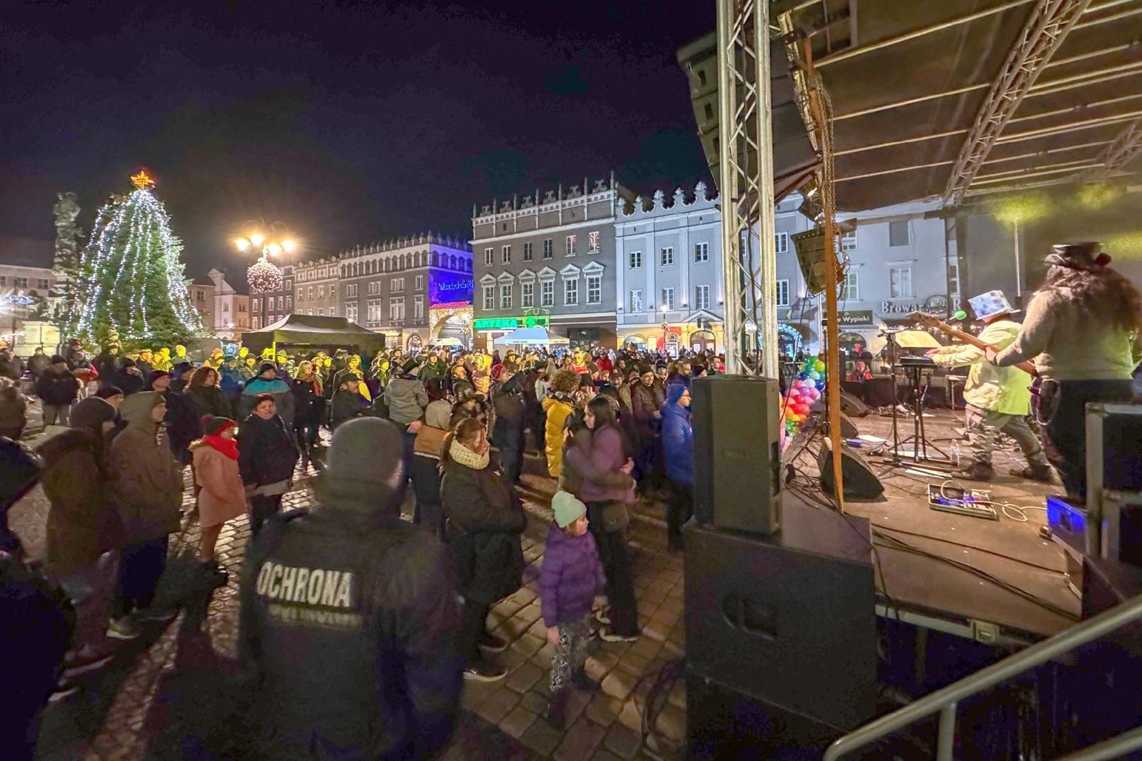 Zdjęcie w galerii na portalu naszraciborz.pl: Ależ to był 32. finał WOŚP w Raciborzu. Podsumowanie wiadomości z regionu
