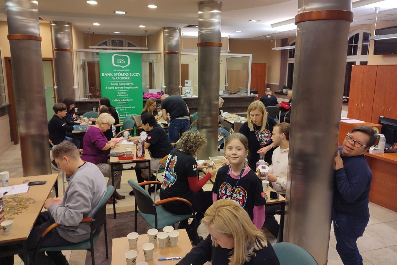 Zdjęcie w galerii na portalu naszraciborz.pl: Ależ to był 32. finał WOŚP w Raciborzu. Podsumowanie wiadomości z regionu