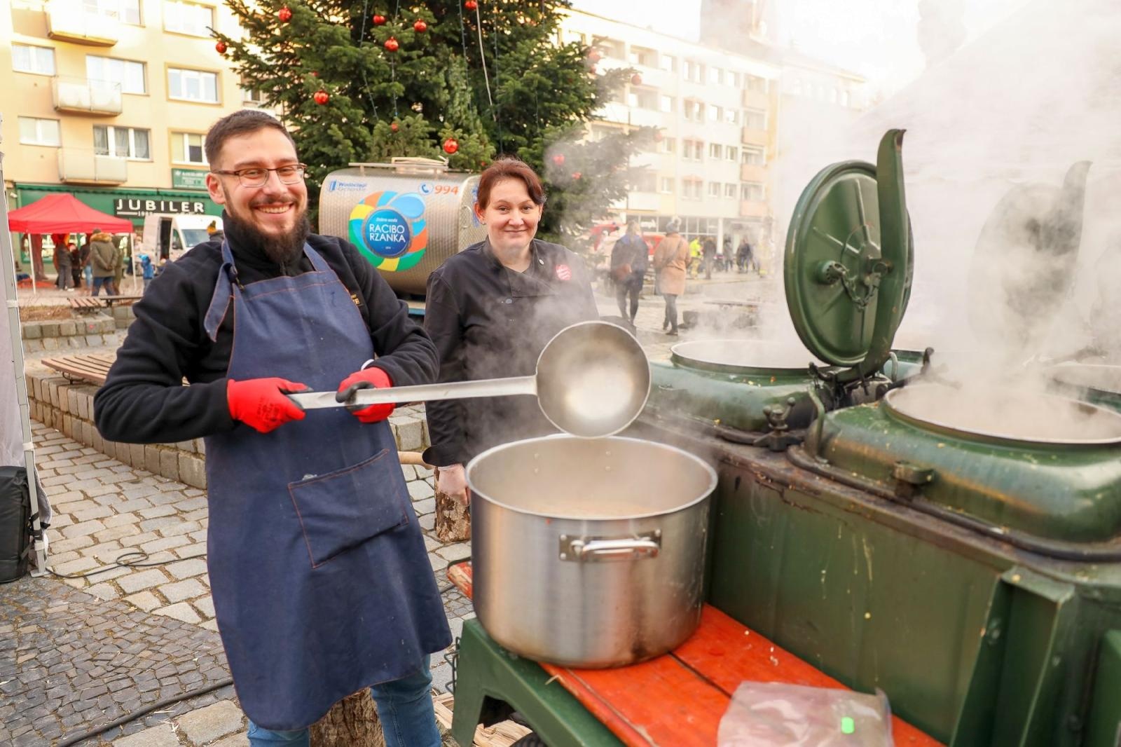 Zdjęcie w galerii na portalu naszraciborz.pl: Ależ to był 32. finał WOŚP w Raciborzu. Podsumowanie wiadomości z regionu
