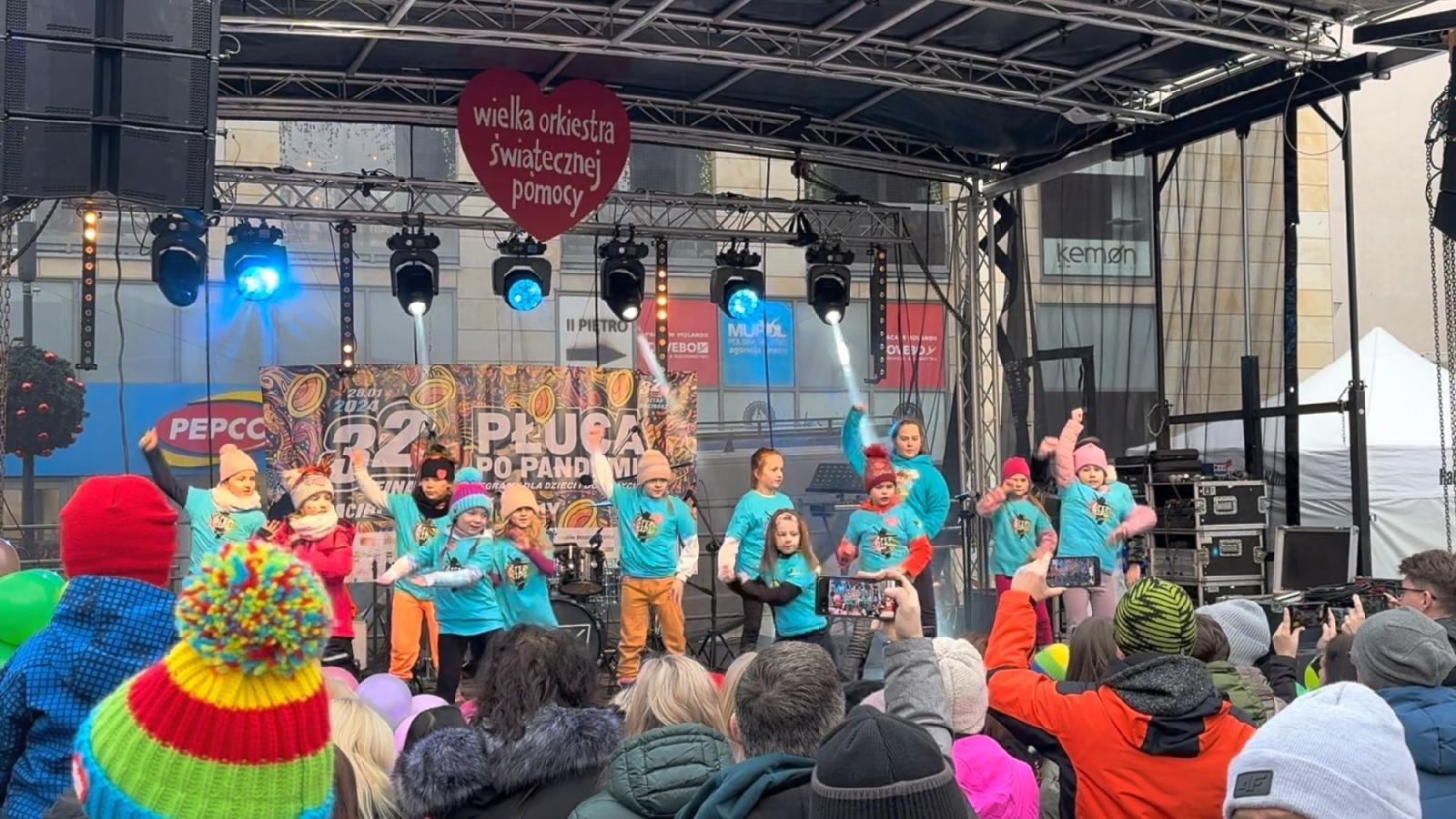 Zdjęcie w galerii na portalu naszraciborz.pl: Ależ to był 32. finał WOŚP w Raciborzu. Podsumowanie wiadomości z regionu