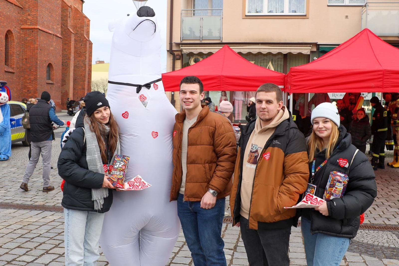 Zdjęcie w galerii na portalu naszraciborz.pl: Ależ to był 32. finał WOŚP w Raciborzu. Podsumowanie wiadomości z regionu