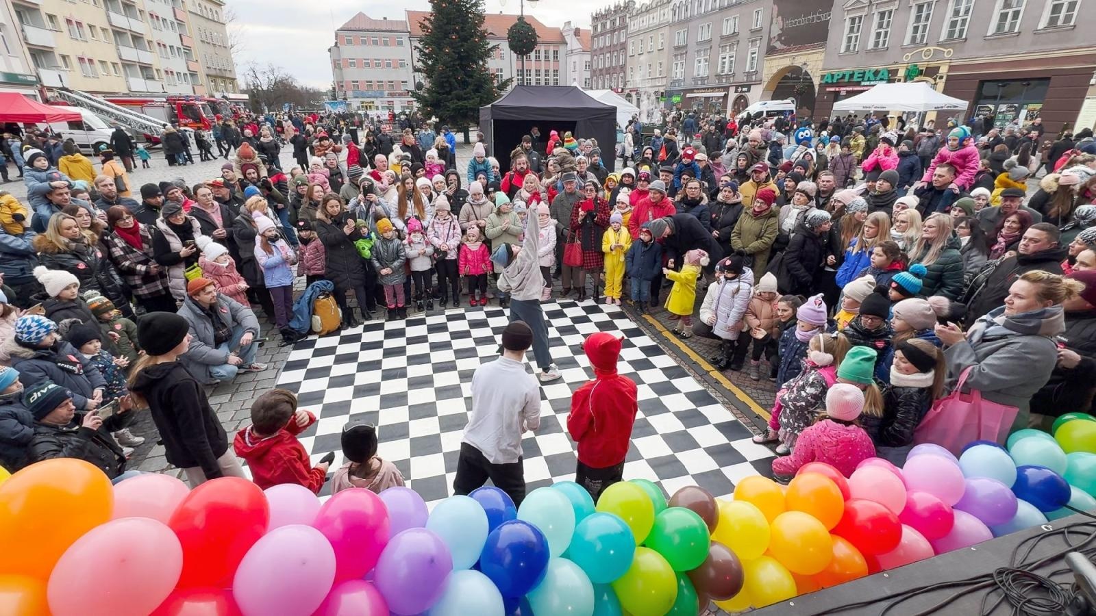 Zdjęcie w galerii na portalu naszraciborz.pl: Ależ to był 32. finał WOŚP w Raciborzu. Podsumowanie wiadomości z regionu
